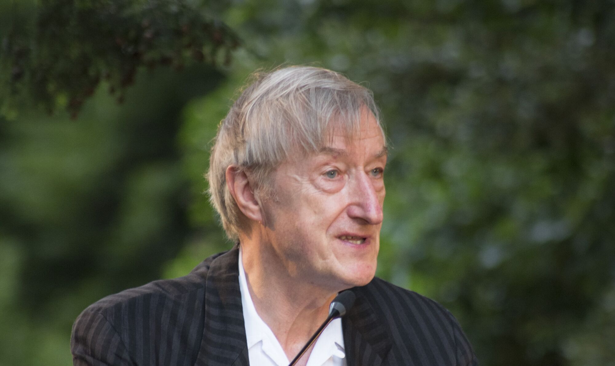 Julian Barnes